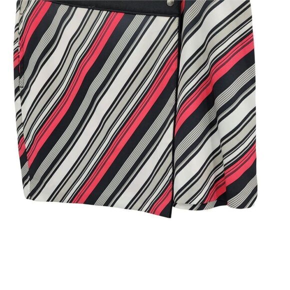 Gym Shark Athletic Asymmetrical Diagonal Striped Schoolgirl Skort Black Sz 8 - Picture 7 of 11